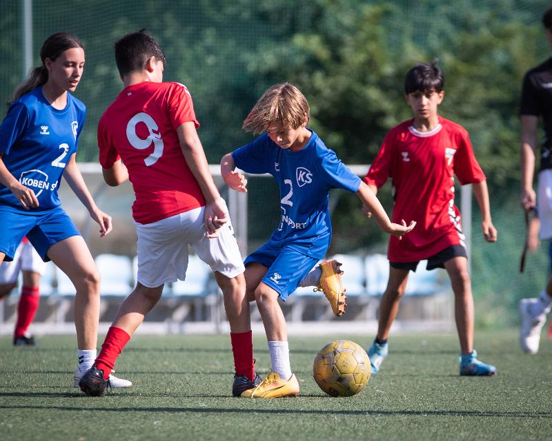 Juega su primer partido de liga 